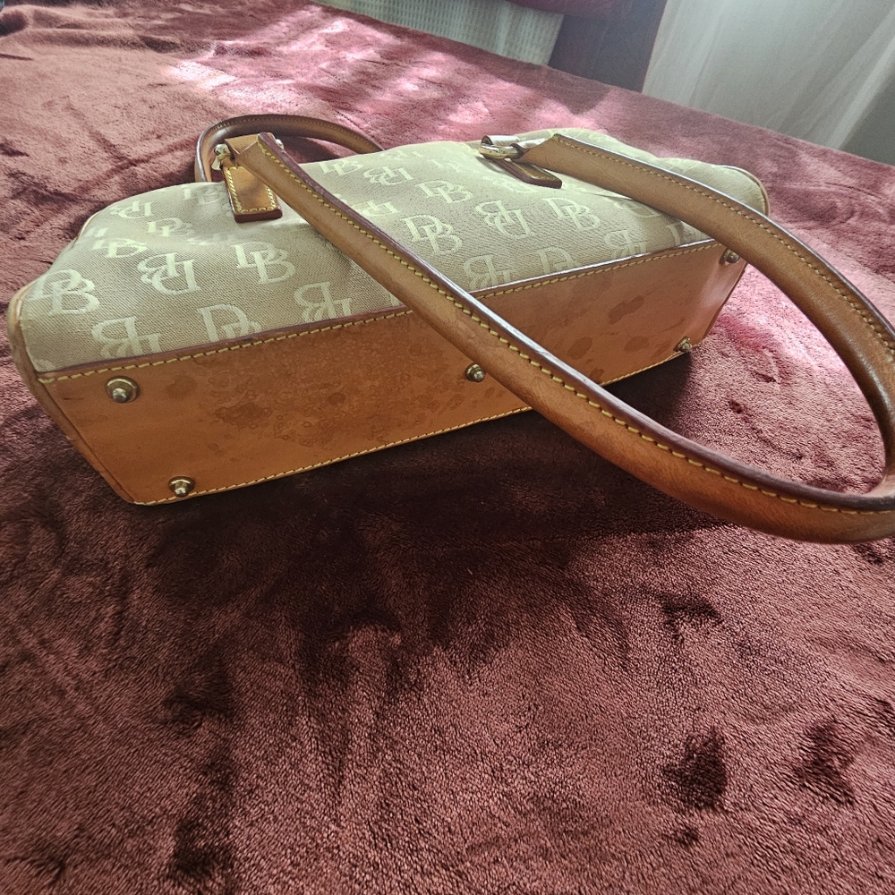 Dooney & Bourke - Picture 5 of 5
